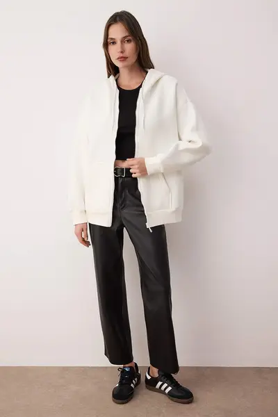 TRENDYOLMİLLA Ecru Oversized/Comfortable Cut Zippered Thick Fleece Lined Knitting Sweatshirt
