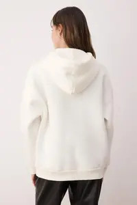TRENDYOLMİLLA Ecru Oversized/Comfortable Cut Zippered Thick Fleece Lined Knitting Sweatshirt - Image 4
