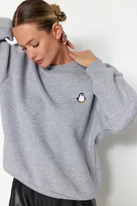TRENDYOLMİLLA Gray animals Embroidered Regular/Normal Pattern Thick Fleece Lined Knitting Sweatshirt