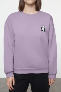 TRENDYOLMİLLA Lilac animals Embroidered Regular/Normal Pattern Thick Fleece Inside Knitting Sweatshirt - Image 4