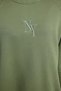 TRENDYOLMİLLA Khaki Crew Neck Regular Fit Embroidered Thick Knitting Sweatshirt with Fleece Inside - Image 4