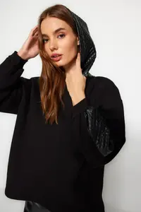 TRENDYOLMİLLA Black Thick Quilted Oversized/Wide Cut Hooded Knitting Sweatshirt - Image 3