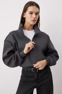 TRENDYOLMİLLA Anthracite Comfortable Cut Crop Zippered Dog collar Thick Fleece Inside Knitting Sweatshirt - Image 2