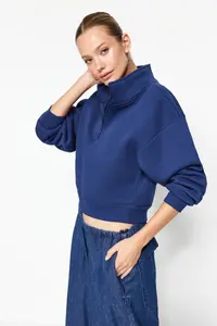 TRENDYOLMİLLA Navy Blue Comfortable Cut Crop Basic Zippered Dog collar Thick Fleece Inside Knitting Sweatshirt - Image 3