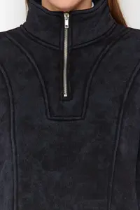 TRENDYOLMİLLA Anthracite Antique/Faded Effect Comfortable Cut Crop Thick Fleece Lined Knitting Sweatshirt - Image 4