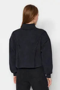 TRENDYOLMİLLA Anthracite Antique/Faded Effect Comfortable Cut Crop Thick Fleece Lined Knitting Sweatshirt - Image 6