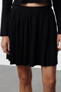 TRENDYOLMİLLA Black Premium Yarn/Special Yarn pleated Skirted Knitwear Top and Bottom Set - Image 4