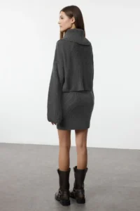 TRENDYOLMİLLA Anthracite Turndown collar Knitwear Top and Bottom Set - Image 5