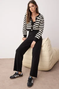 TRENDYOLMİLLA Black*001 Crop/Short Knitwear Top and Bottom Set