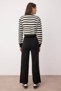 TRENDYOLMİLLA Black*001 Crop/Short Knitwear Top and Bottom Set - Image 4