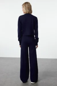 TRENDYOLMİLLA Navy Blue Crop Knitwear Top and Bottom Set - Image 5