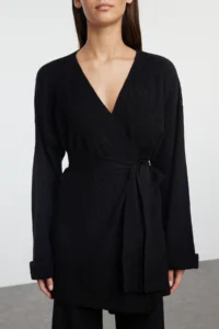 TRENDYOLMİLLA Black Midi Size Belted Knitwear Top and Bottom Set - Image 3