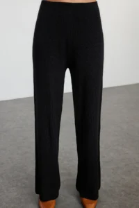 TRENDYOLMİLLA Black Midi Size Belted Knitwear Top and Bottom Set - Image 4