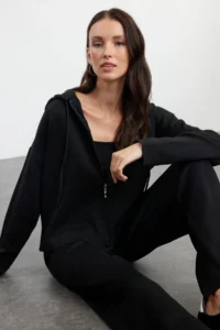 TRENDYOLMİLLA Black Hooded Knitwear Top and Bottom Set - Image 2