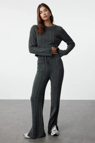 TWOAW25AU00038-GRAY_1