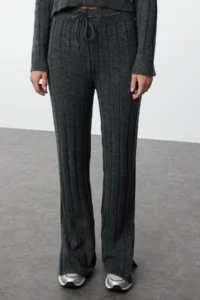 TRENDYOLMİLLA Anthracite Crop Soft textured Knitwear Top and Bottom Set - Image 4
