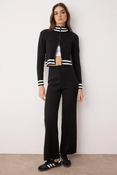 TWOAW25AU00058-BLACK_1