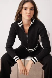 TRENDYOLMİLLA Black Zippered Knitwear Top and Bottom Set - Image 2