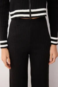 TRENDYOLMİLLA Black Zippered Knitwear Top and Bottom Set - Image 3