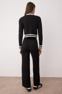 TRENDYOLMİLLA Black Zippered Knitwear Top and Bottom Set - Image 4
