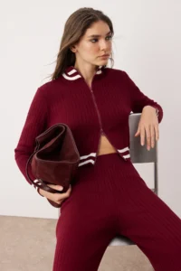 TRENDYOLMİLLA Burgundy Zippered Knitwear Top and Bottom Set - Image 3