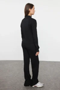 TRENDYOLMİLLA Black Zippered Knitwear Top and Bottom Set - Image 5