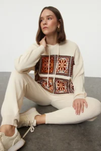 TRENDYOLMİLLA Stone Hooded Ethnic Patterned Knitwear Top and Bottom Set - Image 2