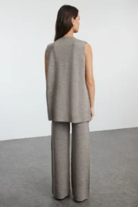 TRENDYOLMİLLA Mink Wide Pattern Button Detailed Knitwear Top and Bottom Set - Image 5