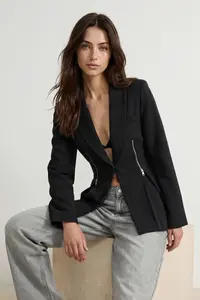 TRENDYOLMİLLA Black Zipper Detailed Weaving Blazer Jacket - Image 2