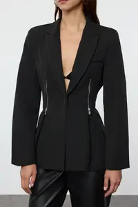 TRENDYOLMİLLA Black Zipper Detailed Weaving Blazer Jacket - Image 5