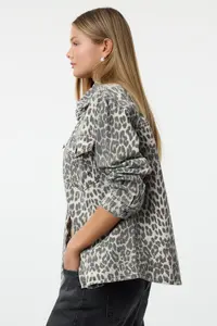 TRENDYOLMİLLA Multicolored animals Leopard Patterned Jacket - Image 2