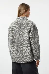 TRENDYOLMİLLA Multicolored animals Leopard Patterned Jacket - Image 5