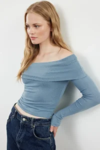 TRENDYOLMİLLA Indigo Carmen Collar Crop/Short Flexible Knitting Blouse - Image 2