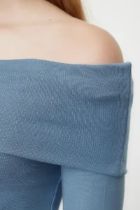 TRENDYOLMİLLA Indigo Carmen Collar Crop/Short Flexible Knitting Blouse - Image 4