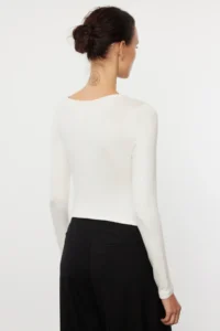 TRENDYOLMİLLA Ecru Boat Neck slim/Body-fitting Regular Size Knitting Blouse - Image 6