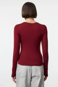 TRENDYOLMİLLA Burgundy Viscose/Soft Fabric Flexible Knitting Blouse with Fingering Detail - Image 5