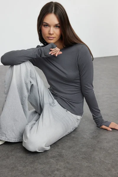 TWOAW25BZ00014-GRAY_1