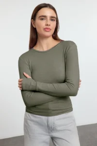 TRENDYOLMİLLA Khaki Viscose/Soft Fabric Flexible Knitting Blouse with Fingering Detail