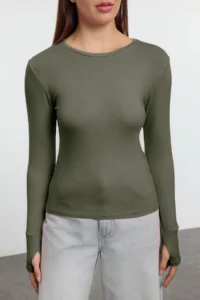 TRENDYOLMİLLA Khaki Viscose/Soft Fabric Flexible Knitting Blouse with Fingering Detail - Image 4