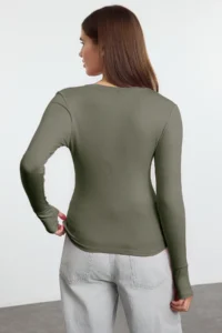 TRENDYOLMİLLA Khaki Viscose/Soft Fabric Flexible Knitting Blouse with Fingering Detail - Image 5