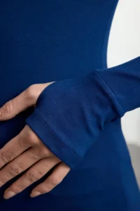 TRENDYOLMİLLA Navy Blue Viscose/Soft Fabric Flexible Knitting Blouse with Fingering Detail - Image 4
