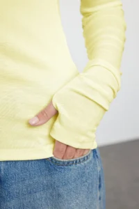 TRENDYOLMİLLA Yellow Viscose/Soft Fabric Flexible Knitting Blouse with Fingering Detail - Image 4