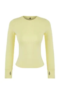 TRENDYOLMİLLA Yellow Viscose/Soft Fabric Flexible Knitting Blouse with Fingering Detail - Image 6