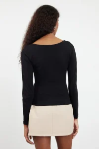 TRENDYOLMİLLA Black Cowl Neck Fitted Knitting Blouse - Image 5