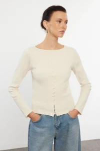 TRENDYOLMİLLA Stone Button Detailed Crew Neck Ribbed Flexible Regular Size Knitting Blouse - Image 2