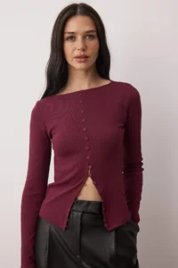 TRENDYOLMİLLA Plum Button Detailed Crew Neck Ribbed Flexible Regular Size Knitting Blouse