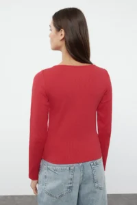 TRENDYOLMİLLA Rejection Button Detailed Crew Neck Ribbed Flexible Regular Size Knitting Blouse - Image 5