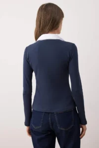 TRENDYOLMİLLA Navy Blue Weaving Detailed Shirt Collar Regular/Normal Pattern Knitting Blouse - Image 4
