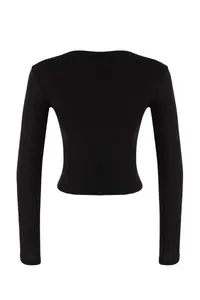 TRENDYOLMİLLA Black-Ecru 2 Sets Package Crop/Short Fitted/Body-Sitting Knitting Blouse - Image 13