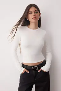 TRENDYOLMİLLA Khaki-Ecru 2 Sets Package Crop/Short Fitted/Body-Sitting Knitting Blouse - Image 5